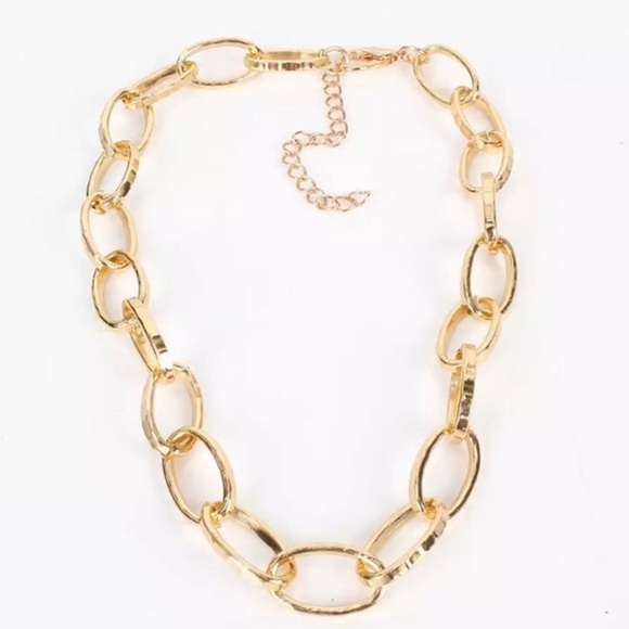 OVAL CHAIN LINK NECKLACE - Picture 4 of 4